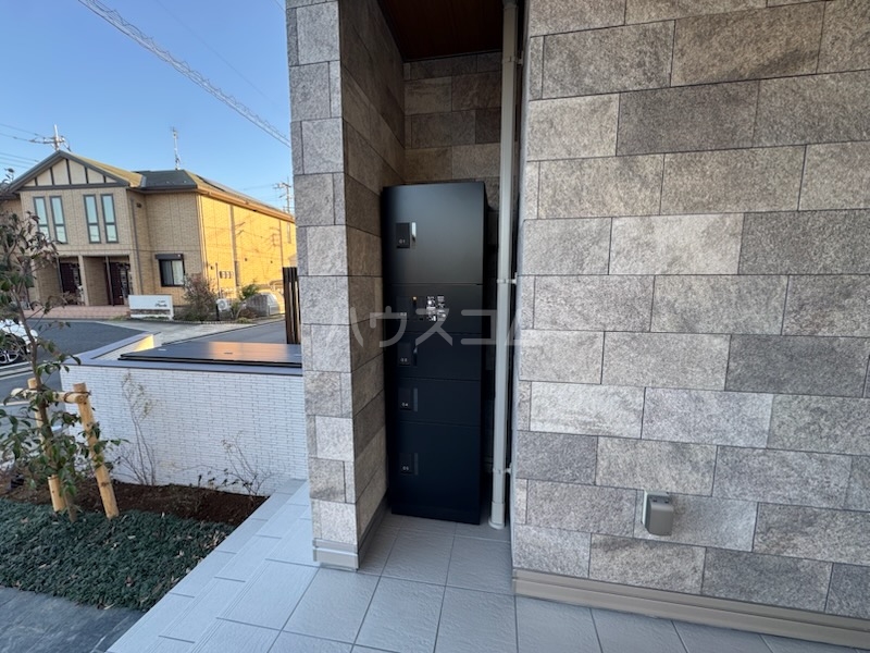 23/30 エントランス