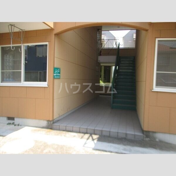 16/27 エントランス