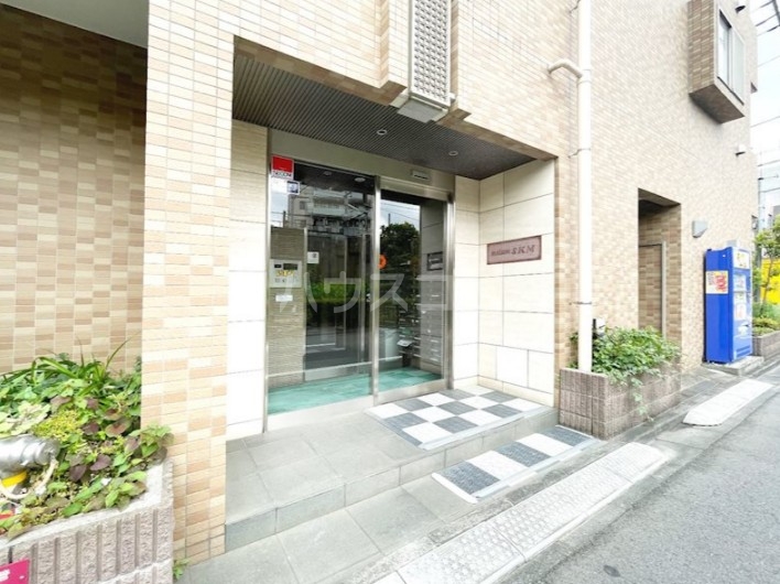 16/26 エントランス