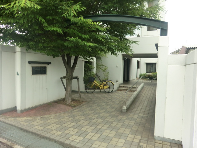 2/3 エントランス