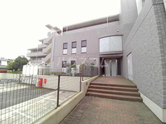 22/30 エントランス