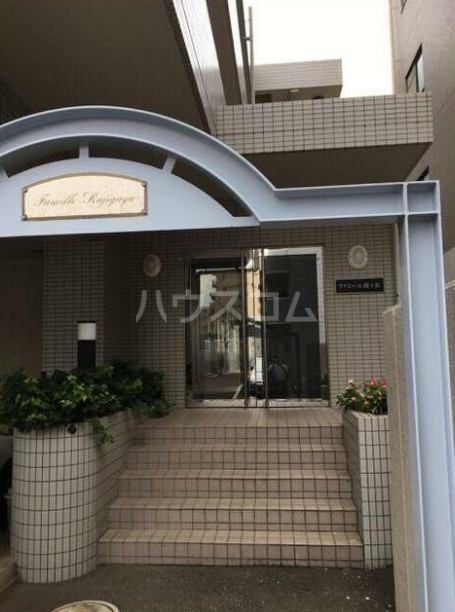 2/3 エントランス