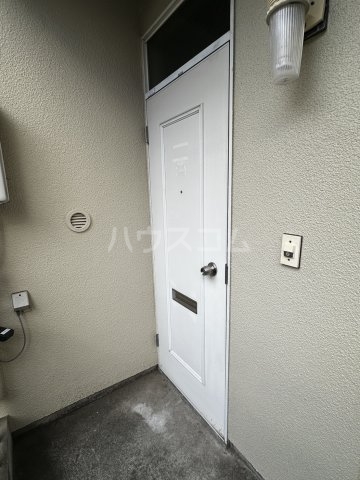 26/30 エントランス