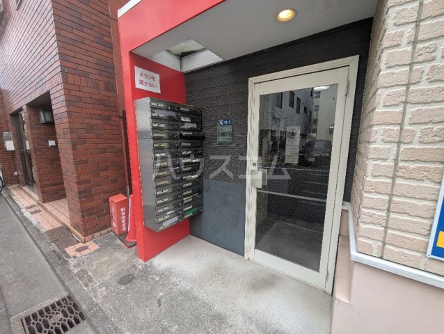 20/30 エントランス