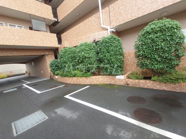 19/27 エントランス