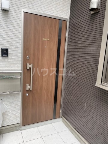 18/20 エントランス