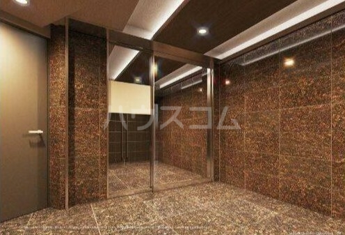 21/30 エントランス