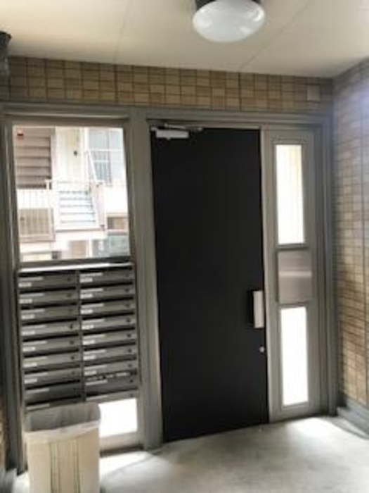 18/29 エントランス