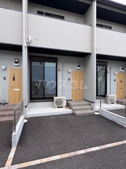 18/27 エントランス