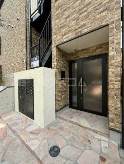 18/26 エントランス