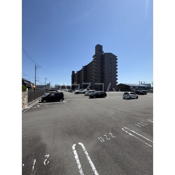 25/30 駐車場