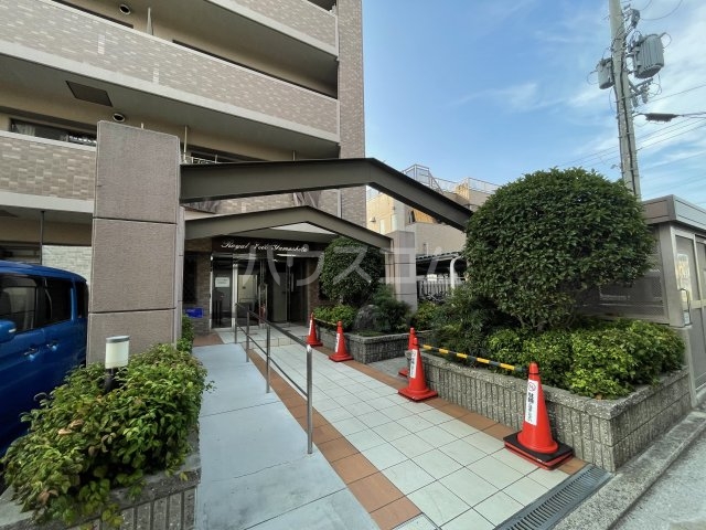 2/5 エントランス