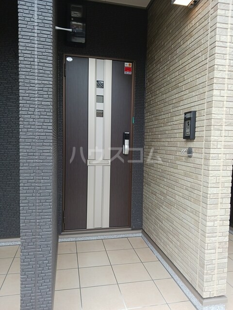 23/30 エントランス