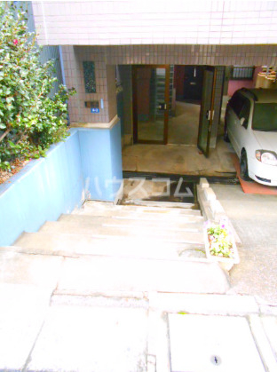 21/26 エントランス