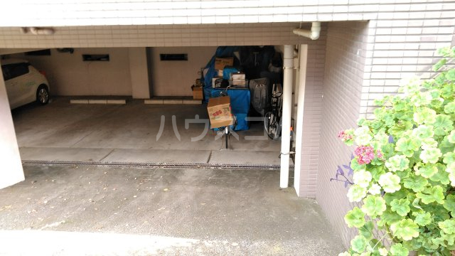 28/30 駐車場