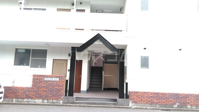 28/30 エントランス