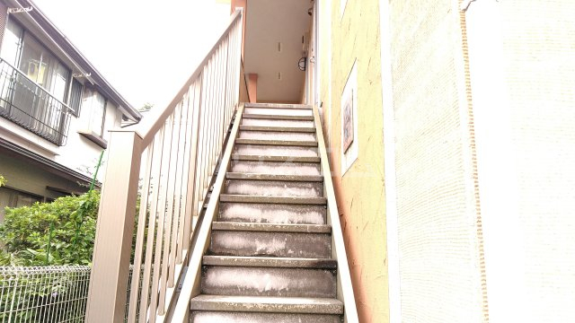 28/30 エントランス