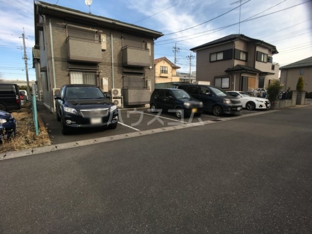2/3 駐車場