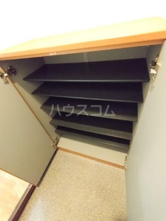 18/28 エントランス