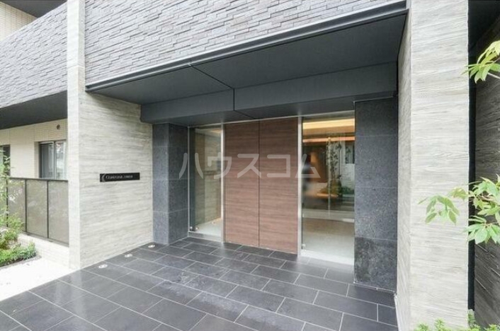 17/25 エントランス