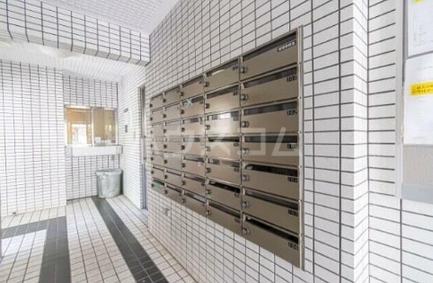 20/23 エントランス