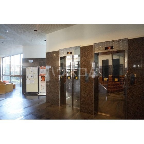 26/30 エントランス