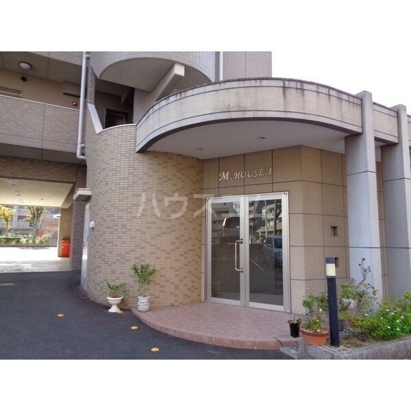 16/25 エントランス