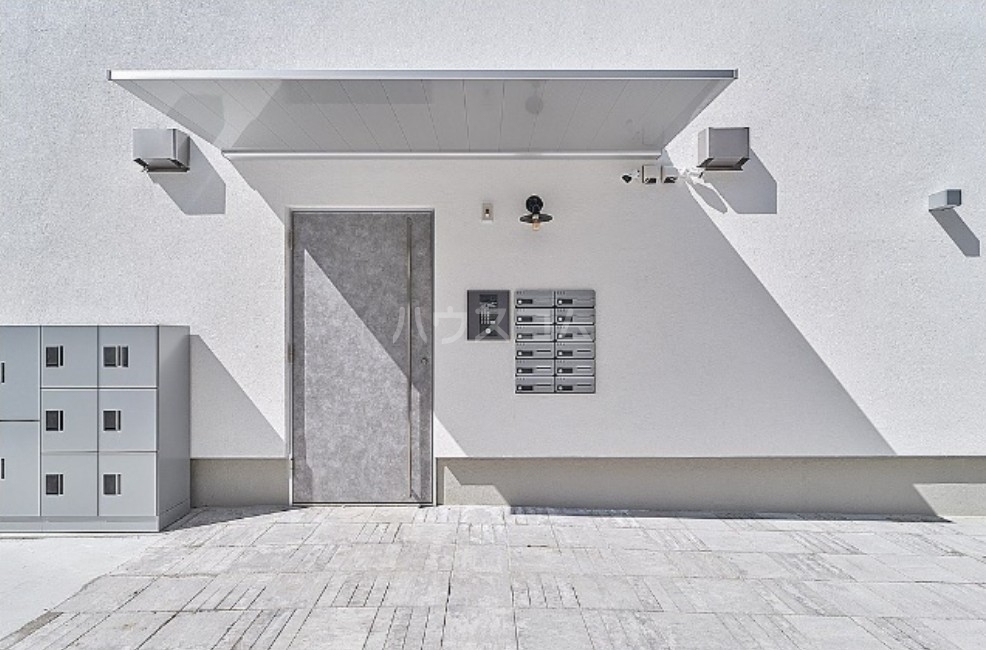 16/26 エントランス