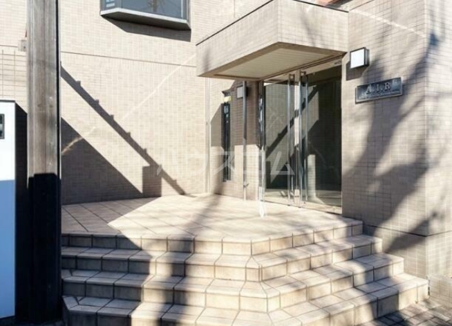 2/3 エントランス