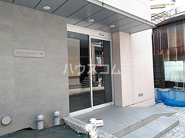 20/28 エントランス