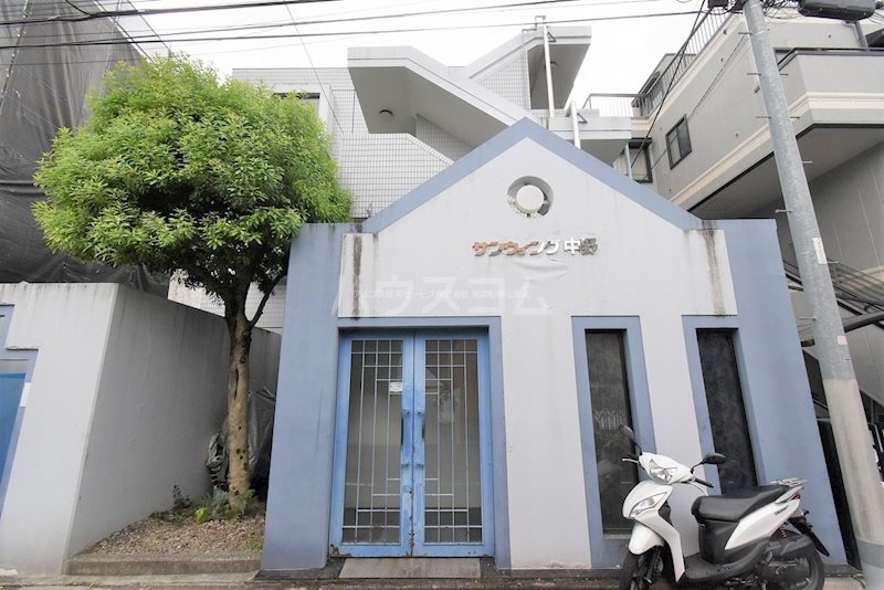 2/4 エントランス