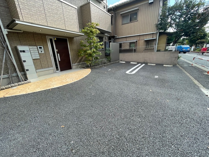 13/14 駐車場