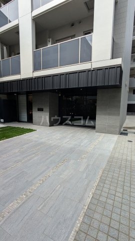 24/30 エントランス