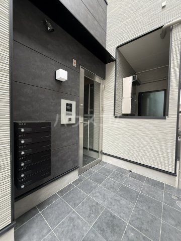 16/25 エントランス