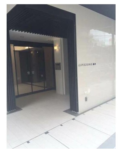 14/19 エントランス