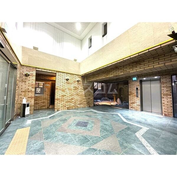 13/20 エントランス