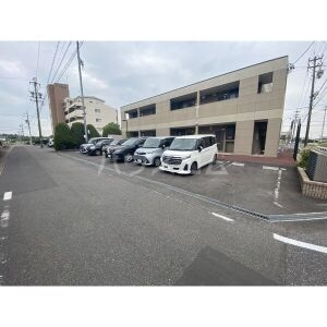 14/18 駐車場