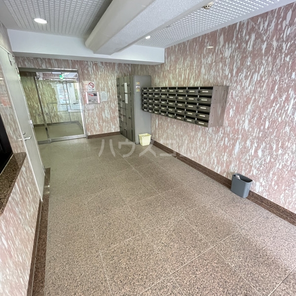 13/22 エントランス