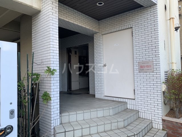 28/30 エントランス