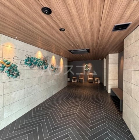 25/28 エントランス