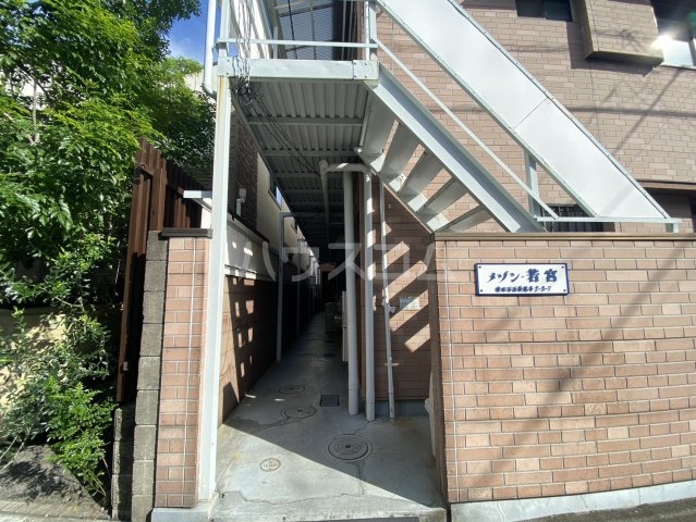 26/30 エントランス