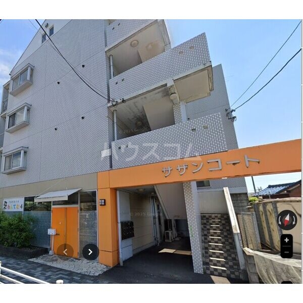 18/26 エントランス