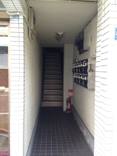 22/30 エントランス