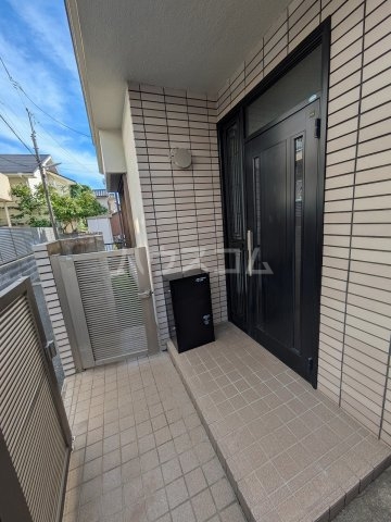 24/28 エントランス