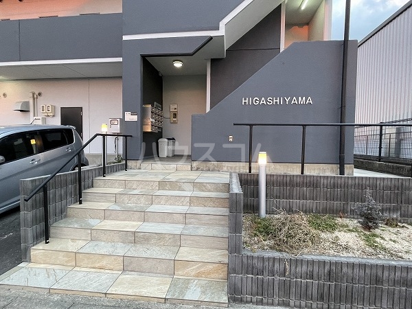 28/30 エントランス