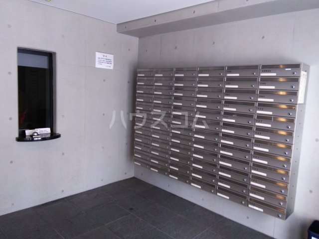 13/23 エントランス