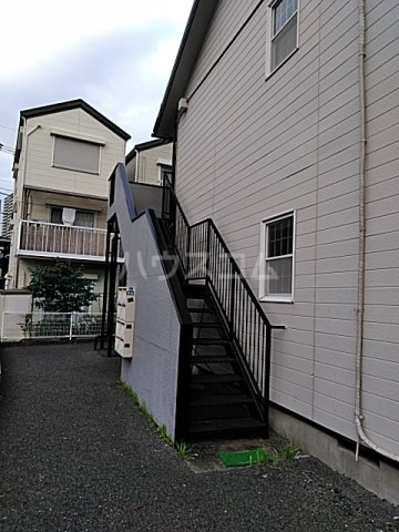 23/29 エントランス