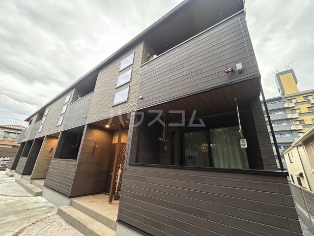 26/30 エントランス