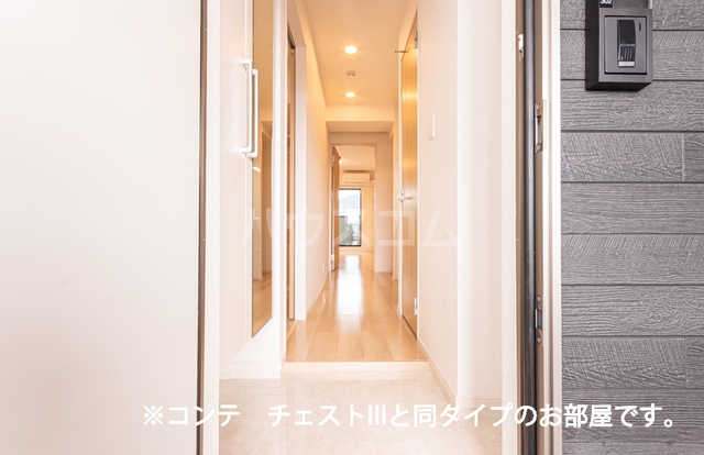 27/30 エントランス