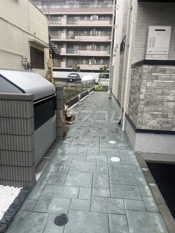 28/30 エントランス